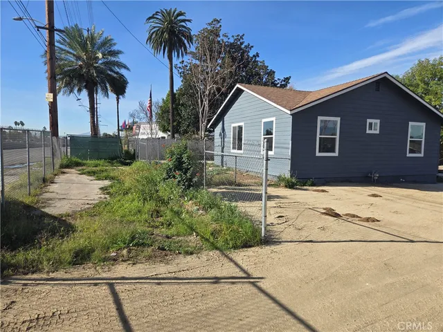 $3,500 | 577 West La Cadena Drive, Riverside, CA 92501