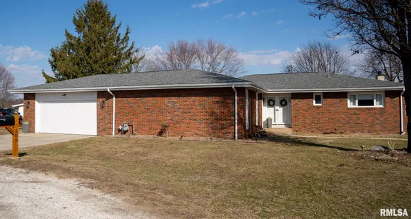 $465,000 | 509 Juniper Drive, Petersburg, IL 62675
