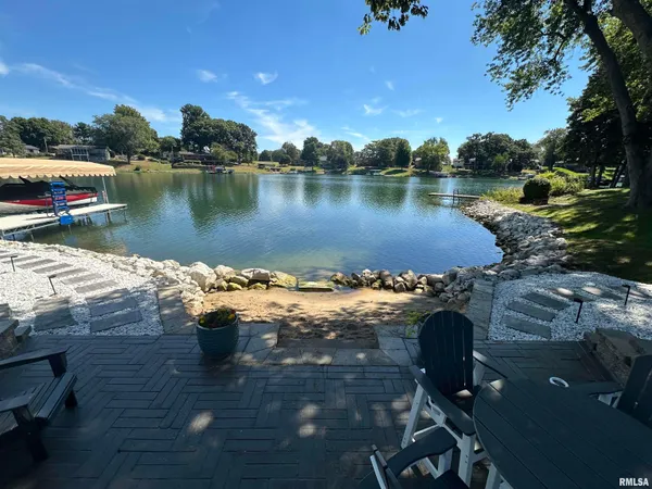 $465,000 | 509 Juniper Drive, Petersburg, IL 62675