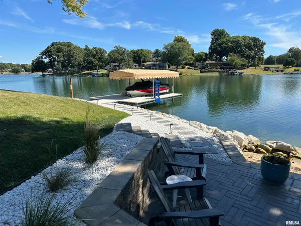 $465,000 | 509 Juniper Drive, Petersburg, IL 62675