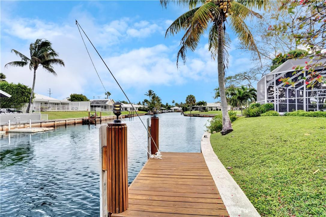 910 Tamarind Way Boca Raton, FL 33486 - Photo 1 of 31 150' WF Point Lot
