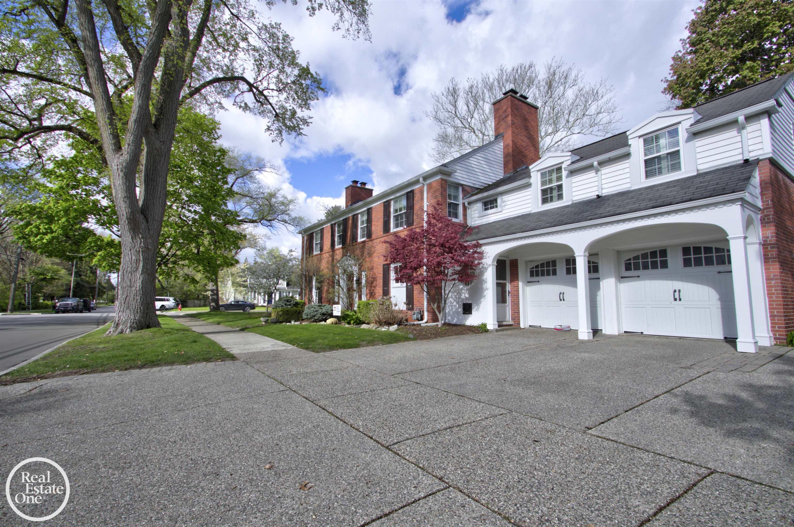 203 Ridge Road Grosse Pointe Farms, MI 48236 - Photo 2 of 51