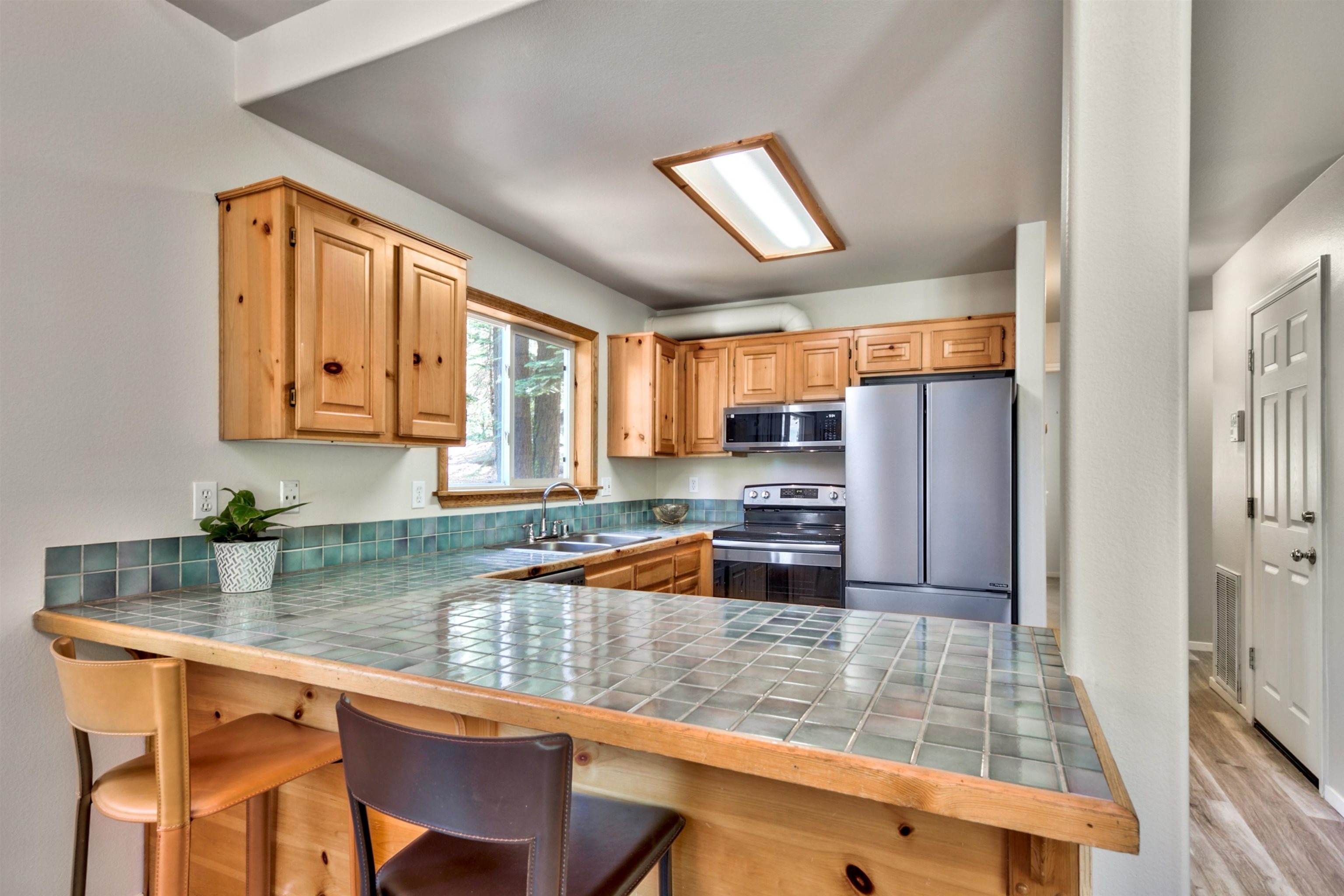 12313 Pine Forest Road Truckee, CA 96161 - Photo 8 of 21 Gallery Image 8