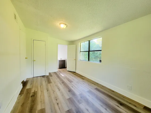 $1,300 | 906 North Veterans Drive, Perry, FL 32347