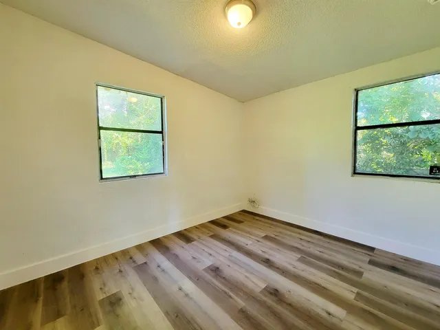 $1,300 | 906 North Veterans Drive, Perry, FL 32347