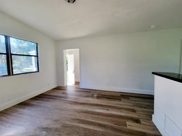 $1,300 | 906 North Veterans Drive, Perry, FL 32347