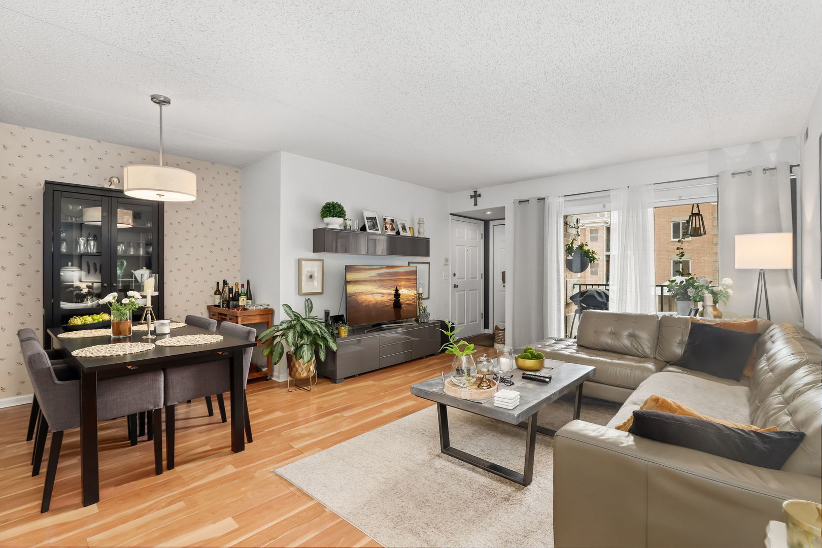 5357 North East River Road, Unit 302 Chicago, IL 60656 - Photo 2 of 17