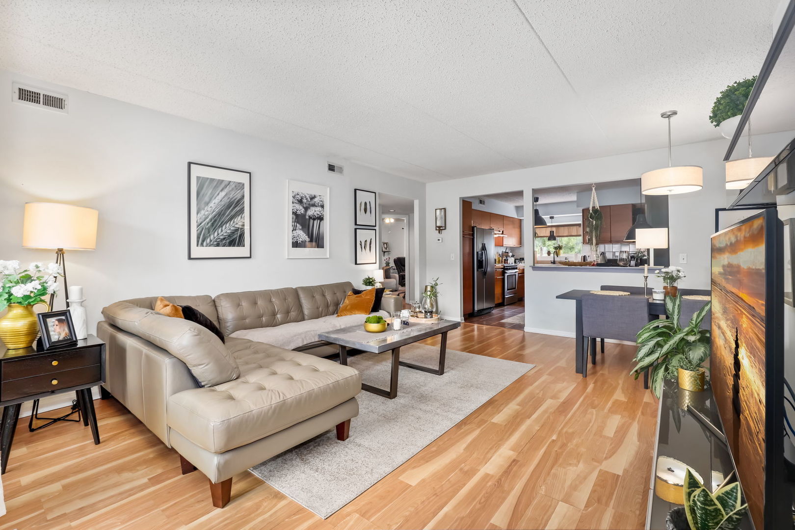 5357 North East River Road, Unit 302 Chicago, IL 60656 - Photo 4 of 17