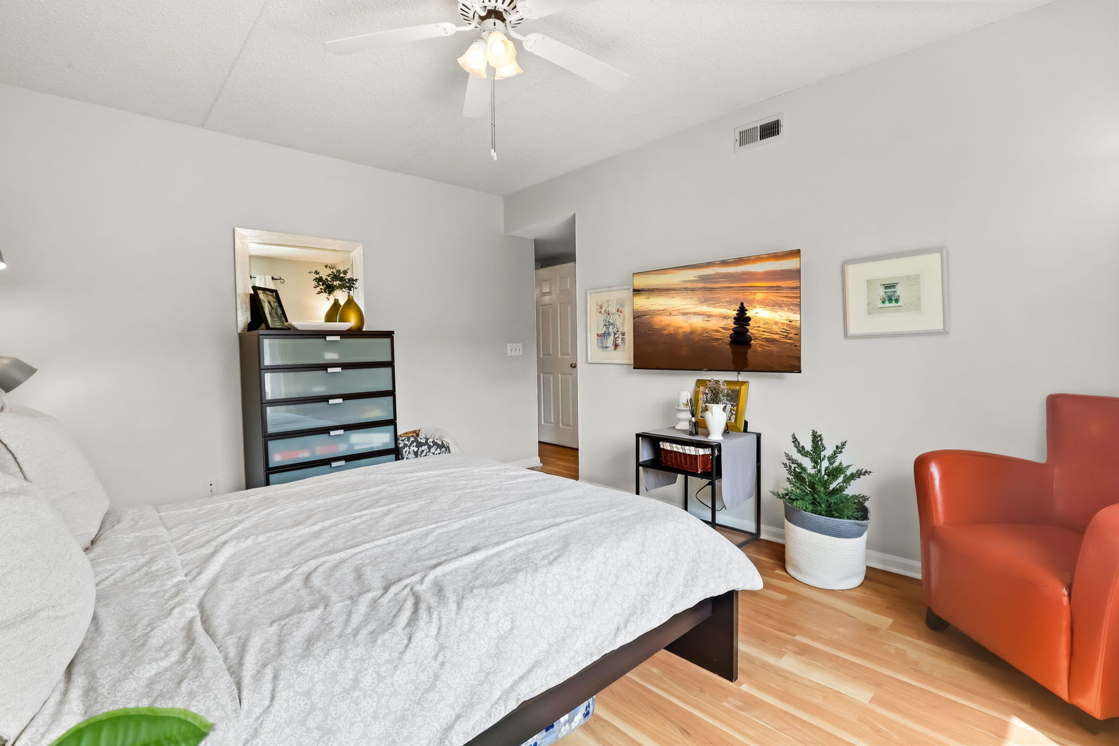 5357 North East River Road, Unit 302 Chicago, IL 60656 - Photo 10 of 17