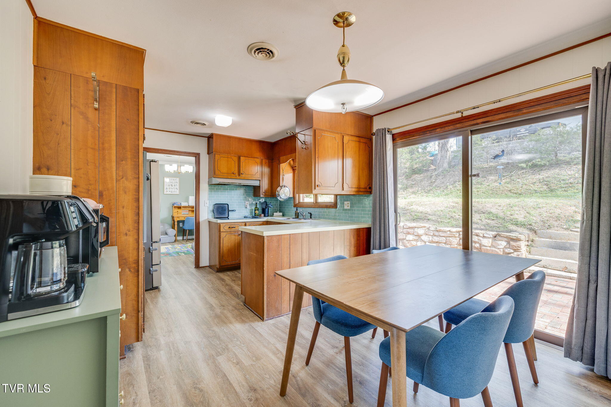 3937 Ridge Line Drive Kingsport, TN 37664 - Photo 15 of 48 010