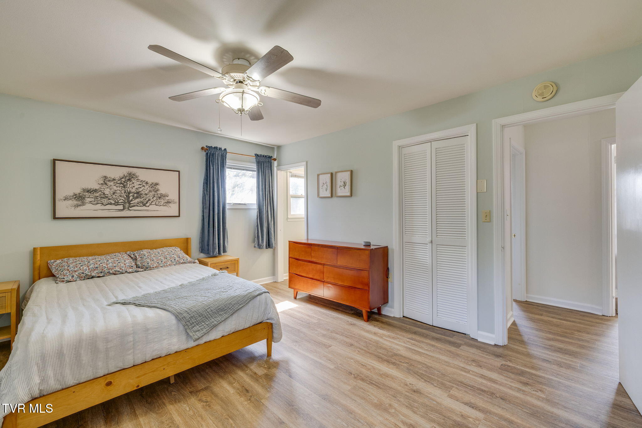 3937 Ridge Line Drive Kingsport, TN 37664 - Photo 18 of 48 019