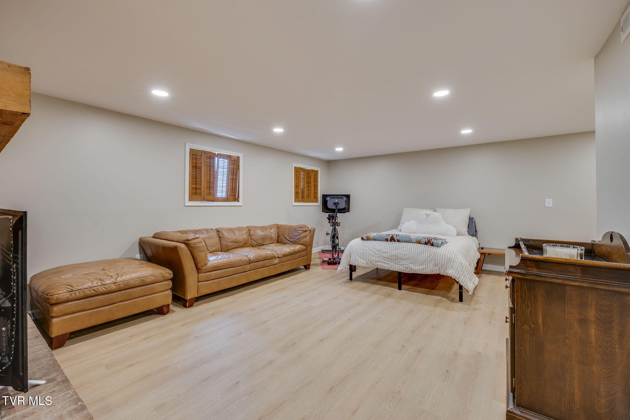 3937 Ridge Line Drive Kingsport, TN 37664 - Photo 29 of 48 031