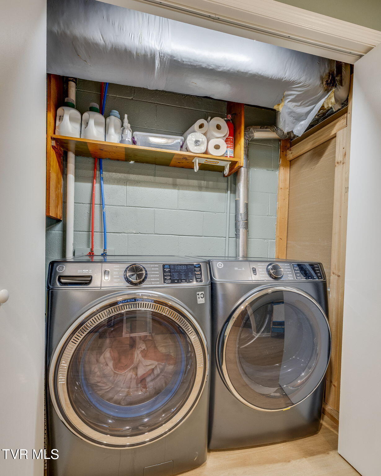 3937 Ridge Line Drive Kingsport, TN 37664 - Photo 35 of 48 036