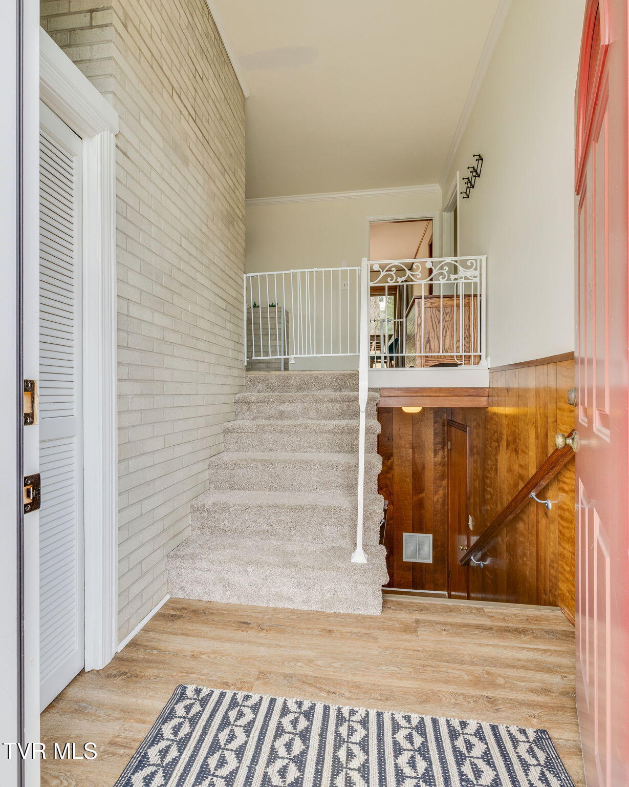 3937 Ridge Line Drive Kingsport, TN 37664 - Photo 4 of 48 005