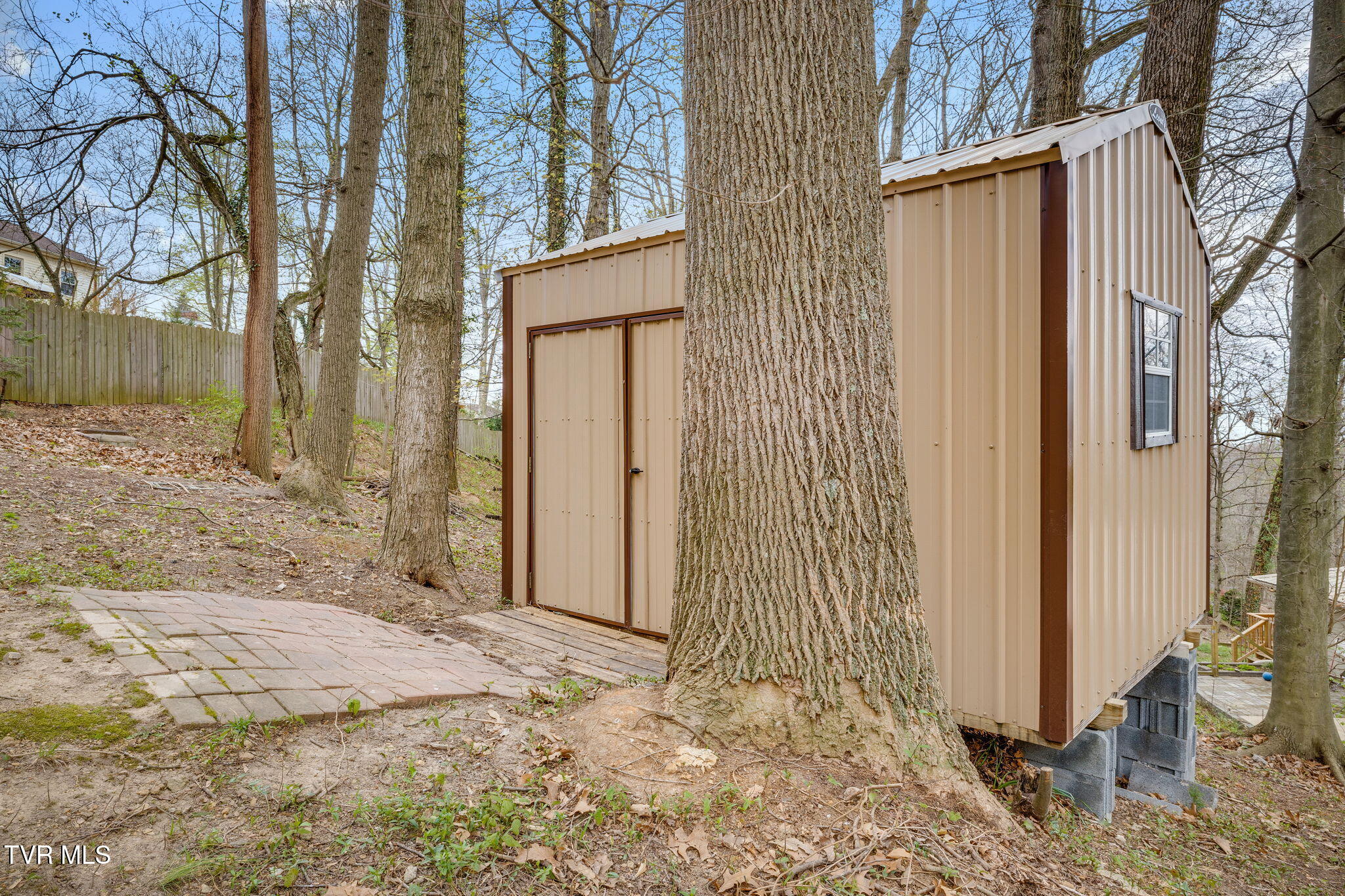 3937 Ridge Line Drive Kingsport, TN 37664 - Photo 40 of 48 042