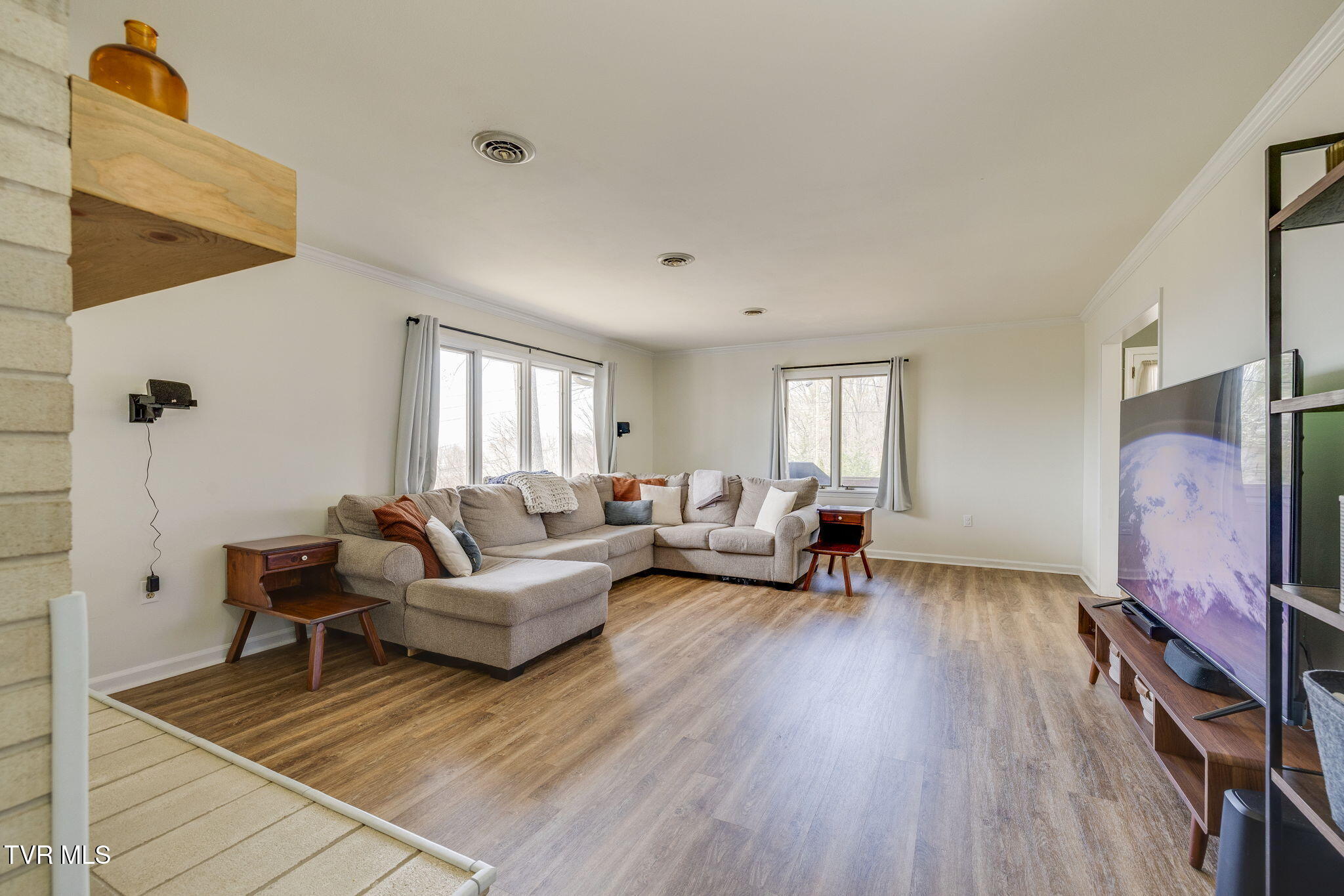 3937 Ridge Line Drive Kingsport, TN 37664 - Photo 5 of 48 006