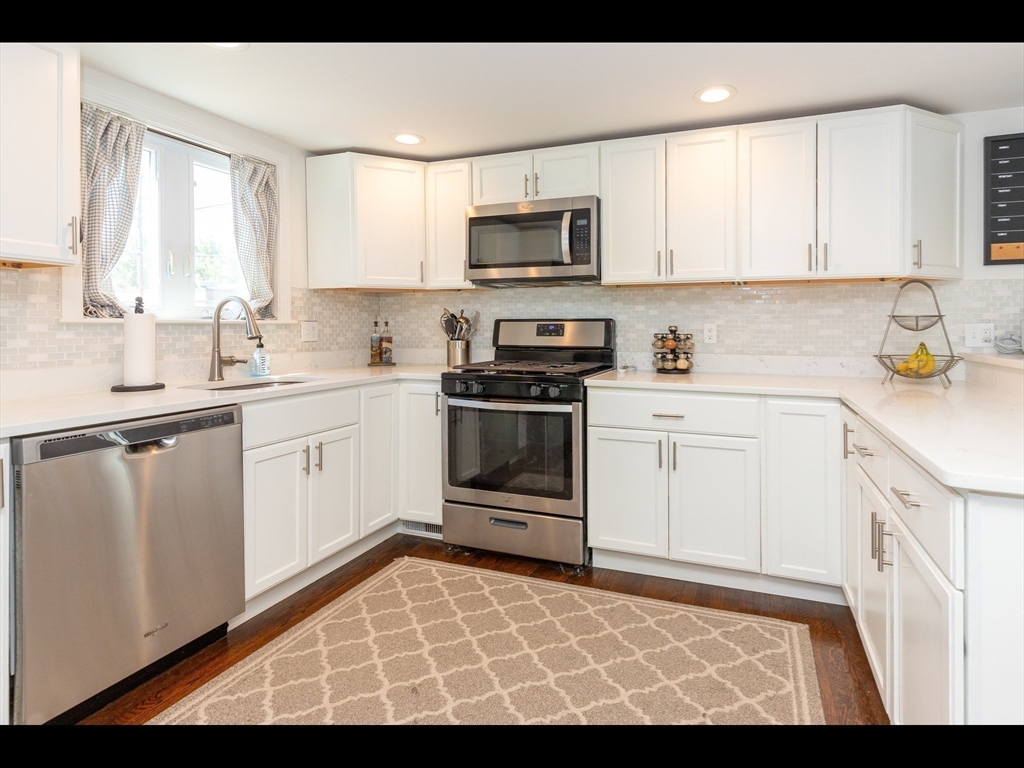 252 Union Street Ashland, MA 01721 - Photo 17 of 35