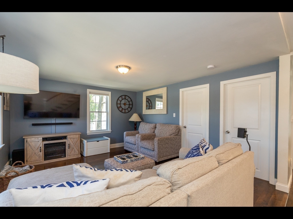 252 Union Street Ashland, MA 01721 - Photo 7 of 35