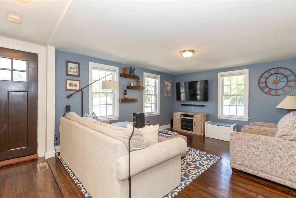 252 Union Street Ashland, MA 01721 - Photo 8 of 35