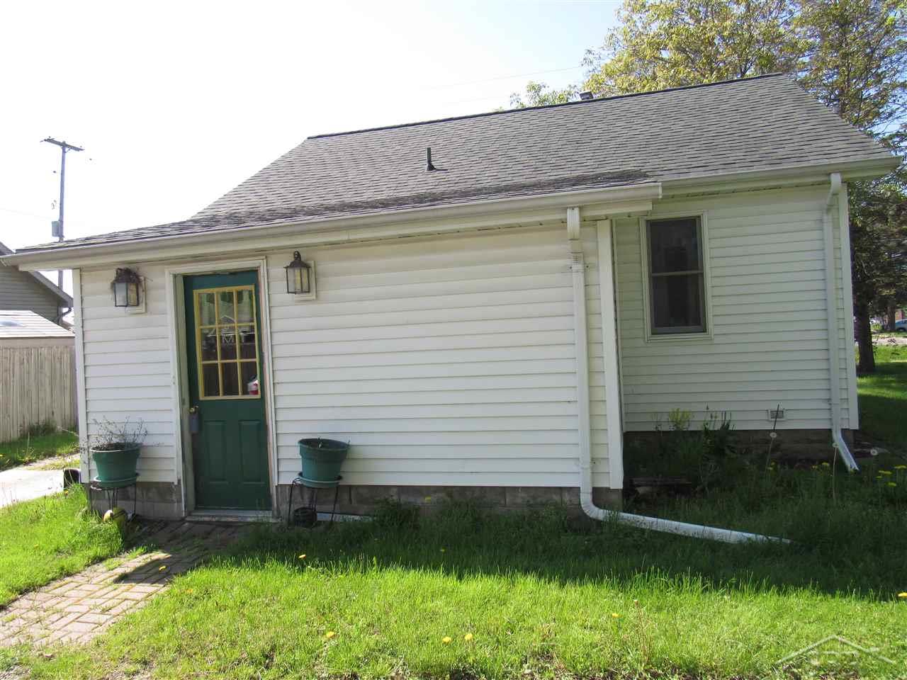 2121 King Road Saginaw, MI 48601 - Photo 11 of 26 31338061-10.JPG