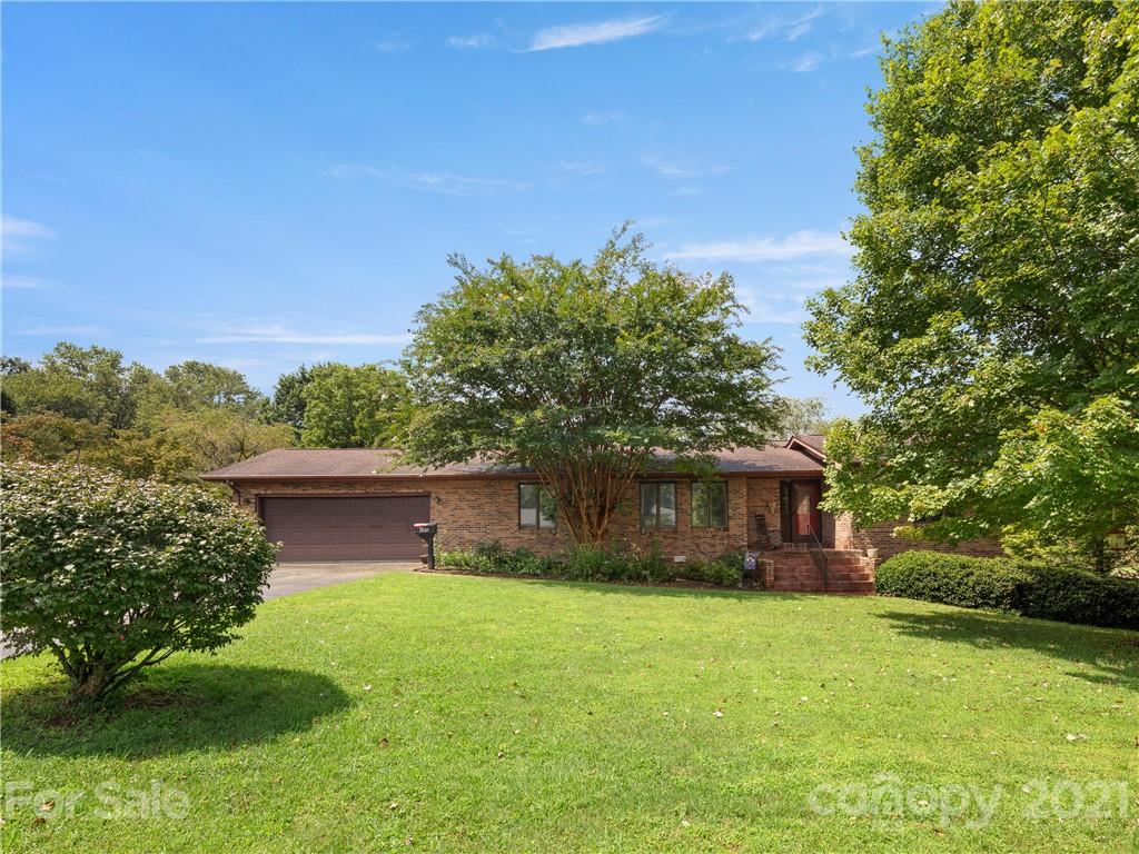 460 Eastview Road Brevard, NC 28712 - Photo 2 of 20 Gallery Image 2
