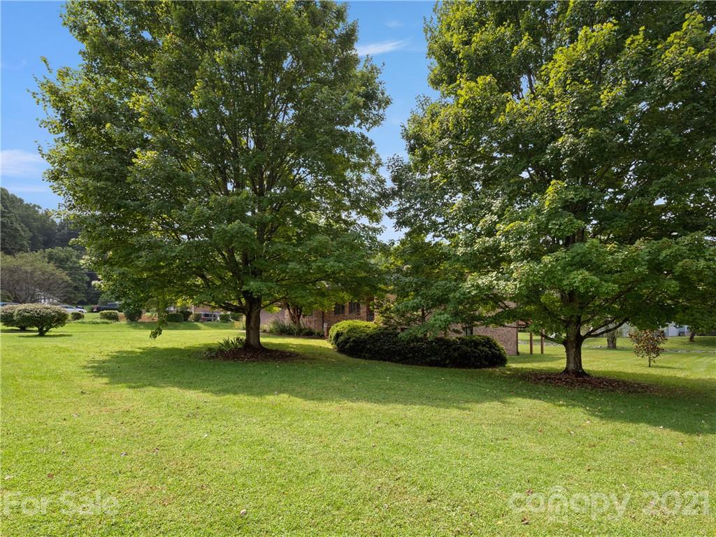 460 Eastview Road Brevard, NC 28712 - Photo 17 of 20 Gallery Image 17