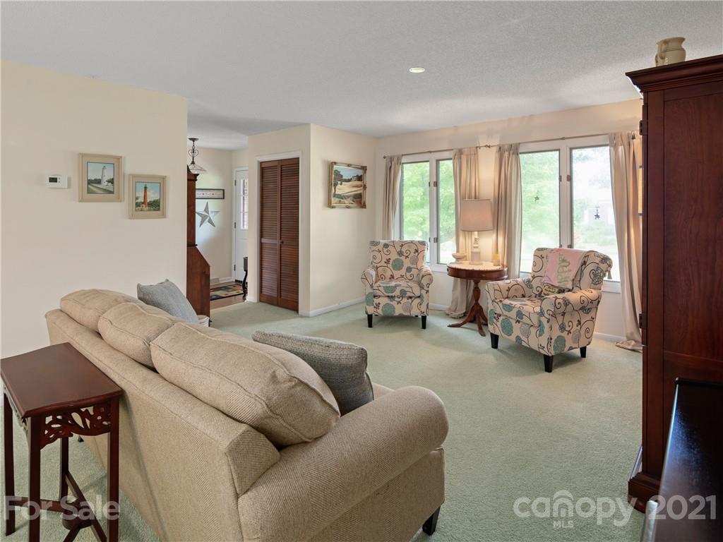 460 Eastview Road Brevard, NC 28712 - Photo 4 of 20 Gallery Image 4