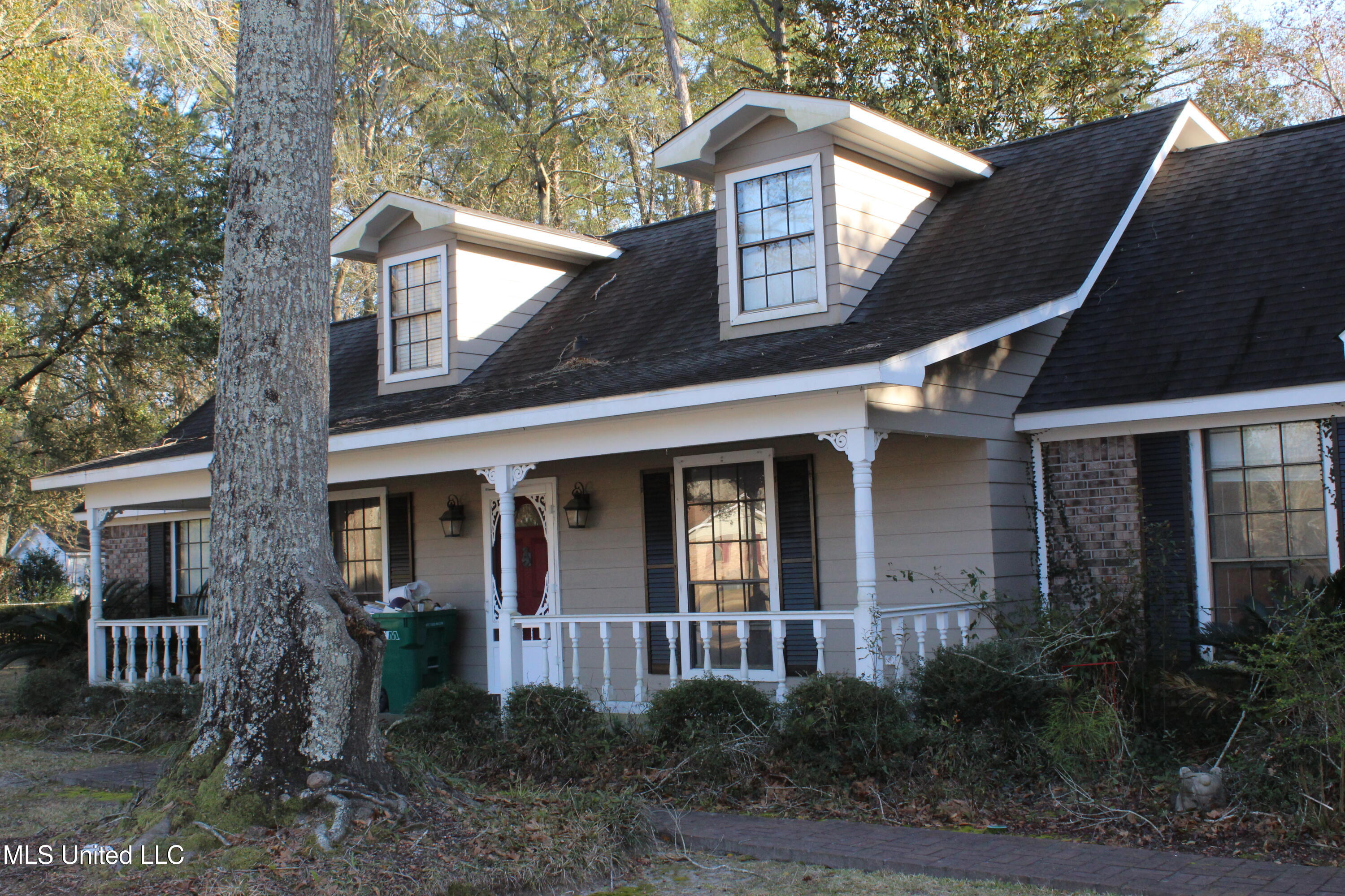 4444 Christopher Street Moss Point, MS 39563 - Photo 2 of 34 IMG_1158