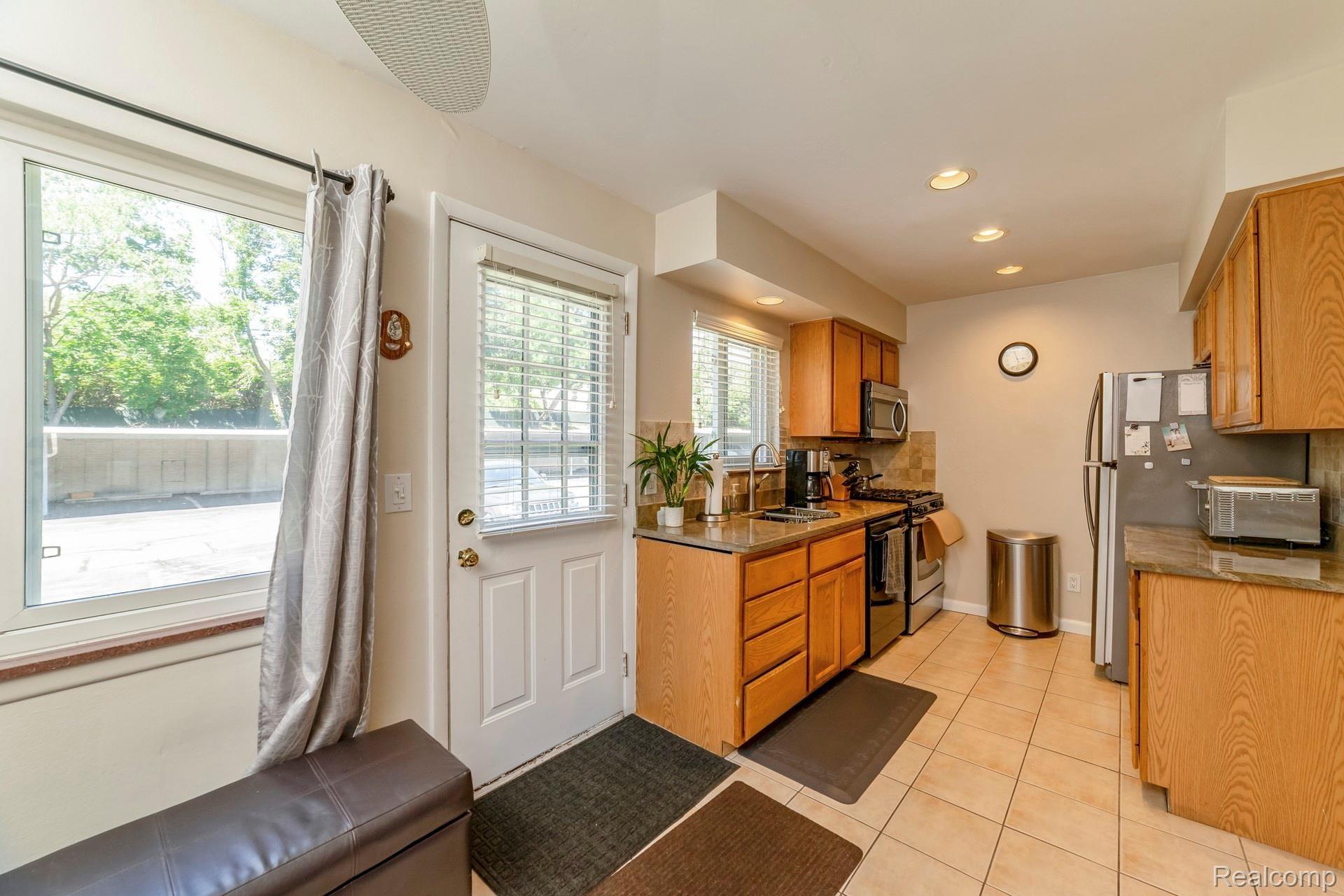 485 Miller Avenue Rochester, MI 48307 - Photo 6 of 19 NICE