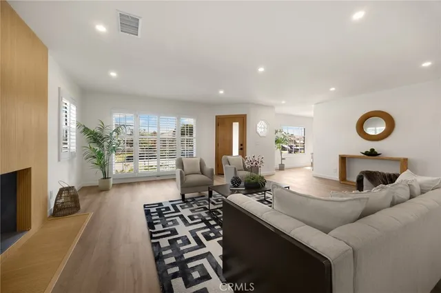 $1,198,000 | 4807 Bentree Avenue, Long Beach, CA 90807