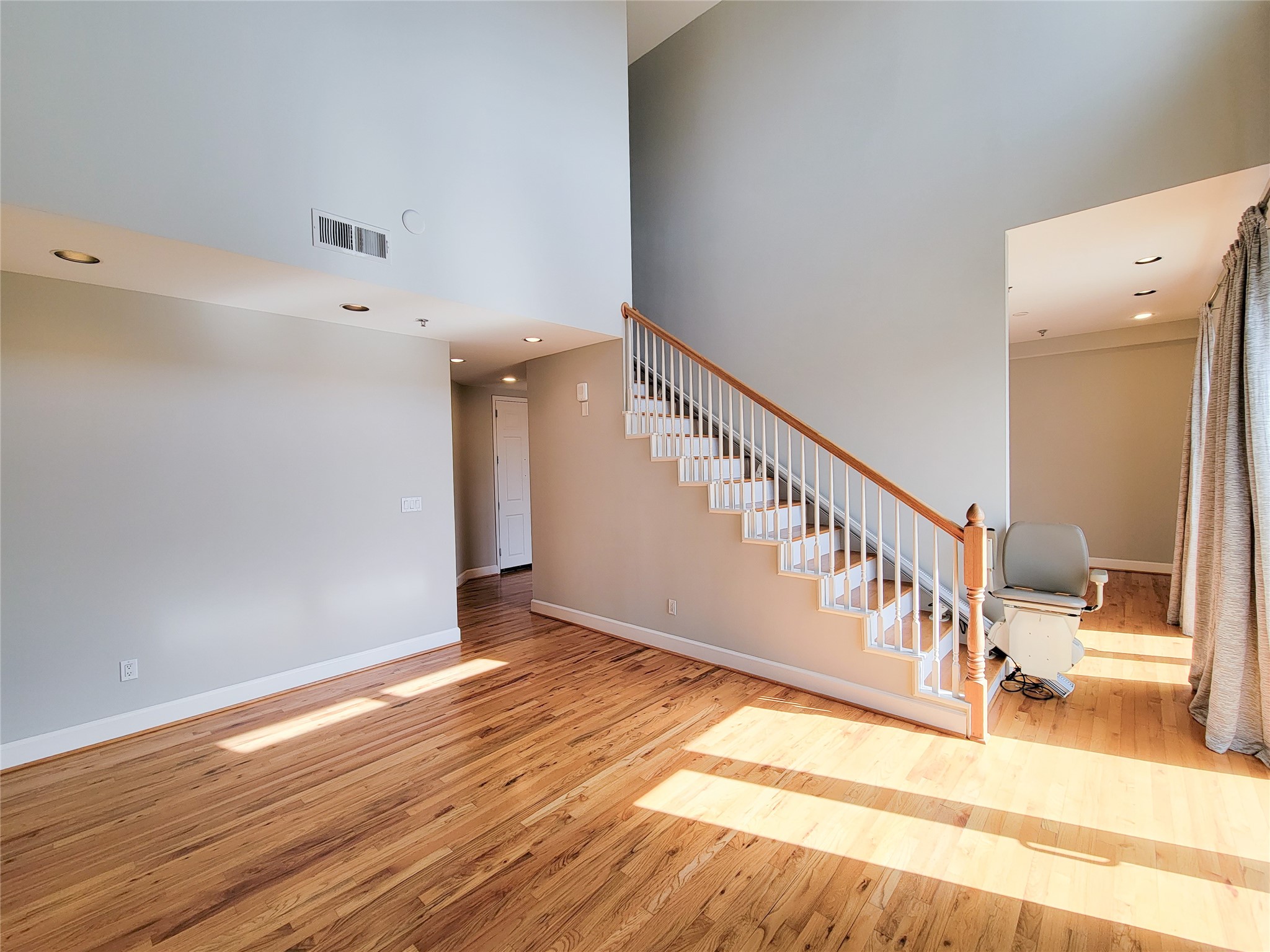 2520 Robinhood Street, Unit 800 Houston, TX 77005 - Photo 19 of 46 a view of an entryway with wooden floor