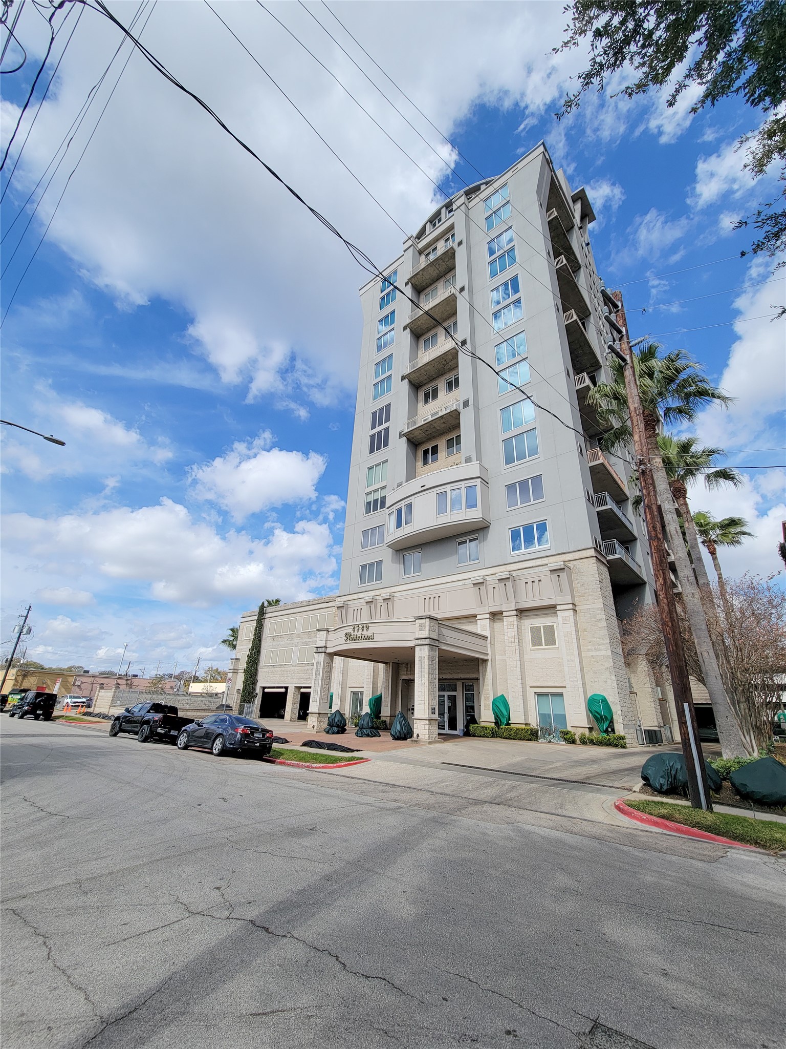 2520 Robinhood Street, Unit 800 Houston, TX 77005 - Photo 2 of 46 a view of a building with a street