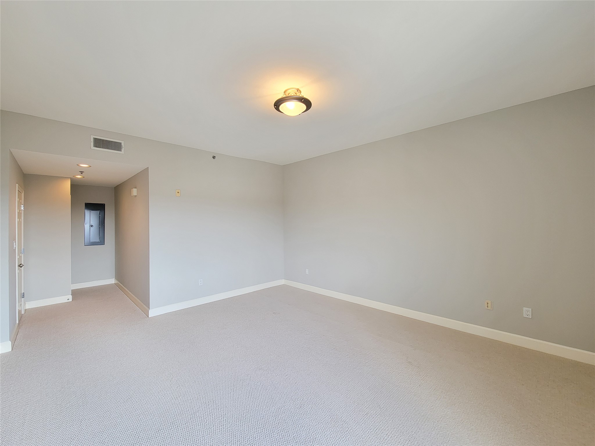 2520 Robinhood Street, Unit 800 Houston, TX 77005 - Photo 27 of 46 a view of an empty room with a window