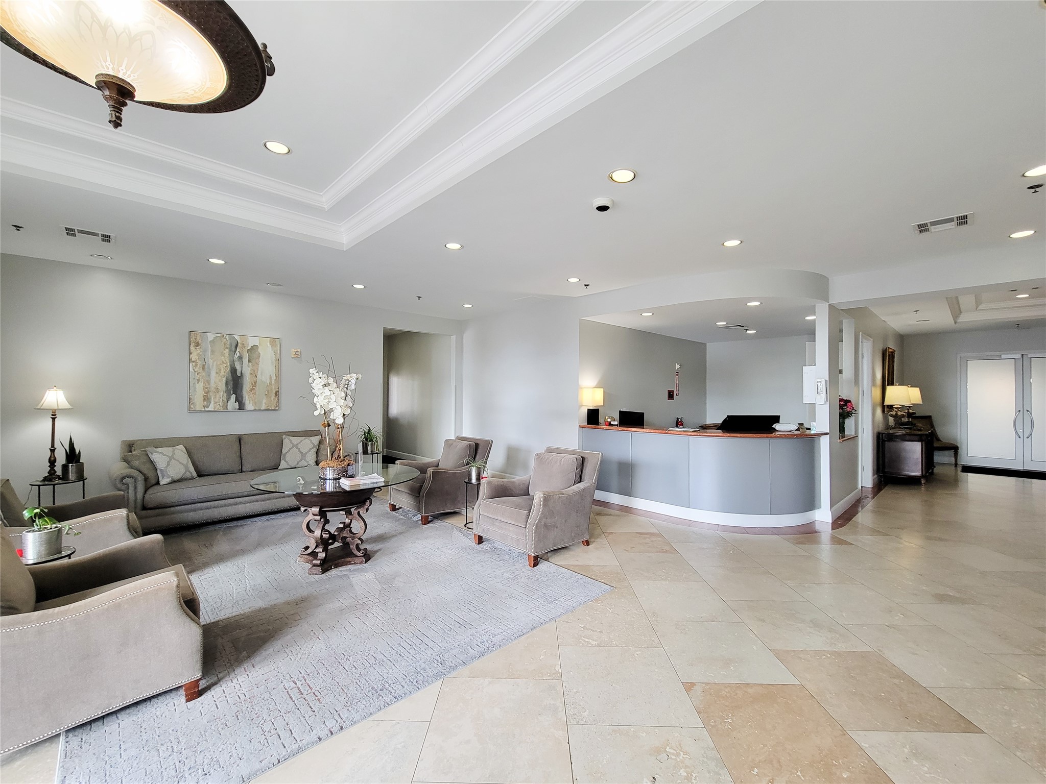 2520 Robinhood Street, Unit 800 Houston, TX 77005 - Photo 3 of 46 a living room with furniture and a chandelier