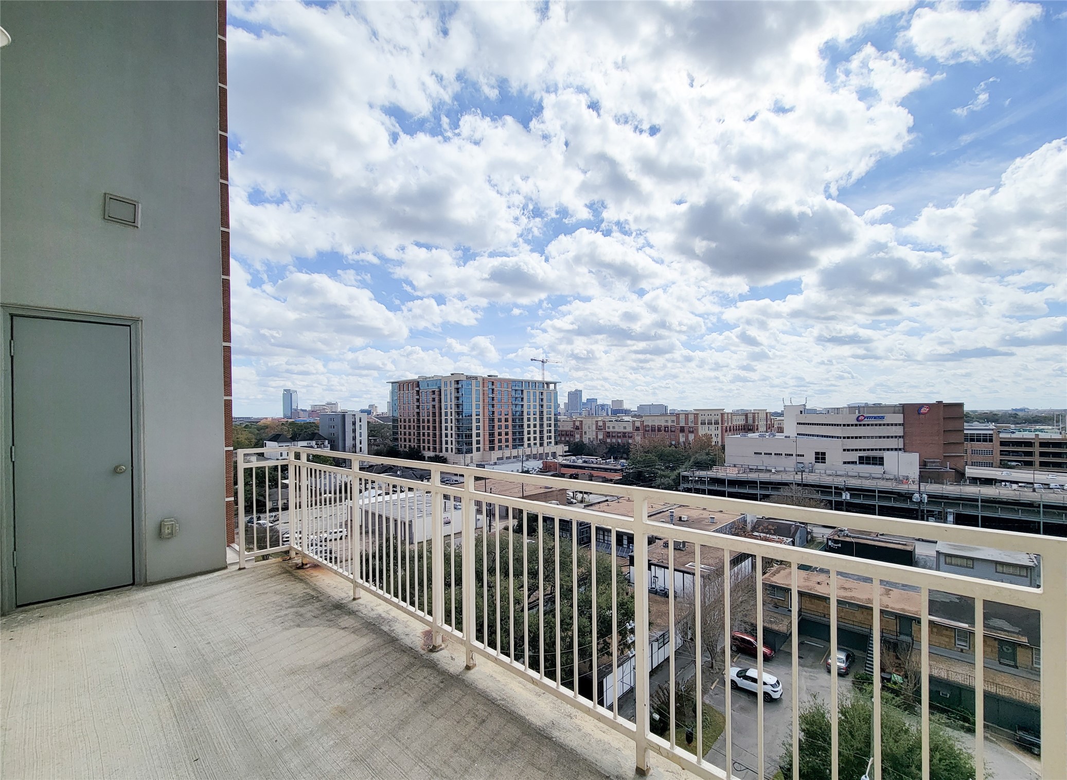 2520 Robinhood Street, Unit 800 Houston, TX 77005 - Photo 43 of 46 a view of city from balcony