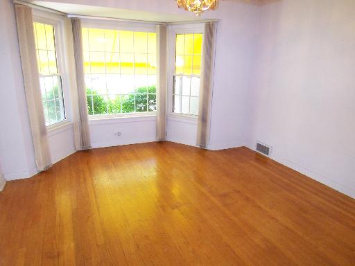 150 North Wolf Road Des Plaines, IL 60016 - Photo 6 of 16 a view of empty room with a window
