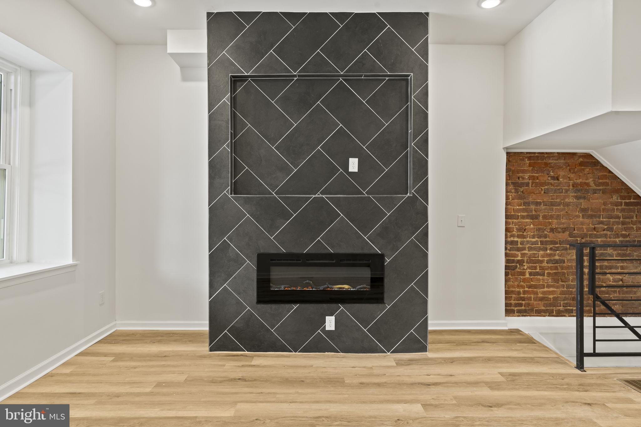 440 East Walnut Lane Philadelphia, PA 19144 - Photo 5 of 36