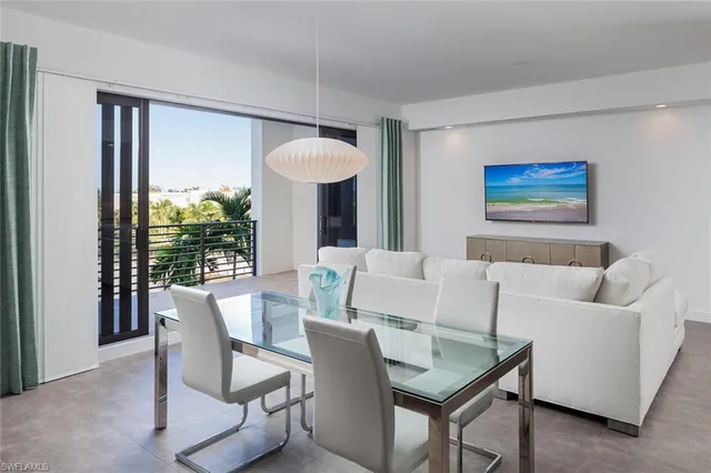 $11,000 | 1111 Central Avenue, Unit 412, Naples, FL 34102