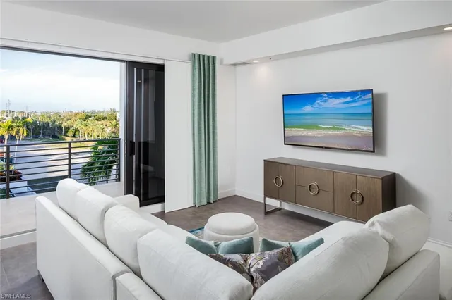 $11,000 | 1111 Central Avenue, Unit 412, Naples, FL 34102