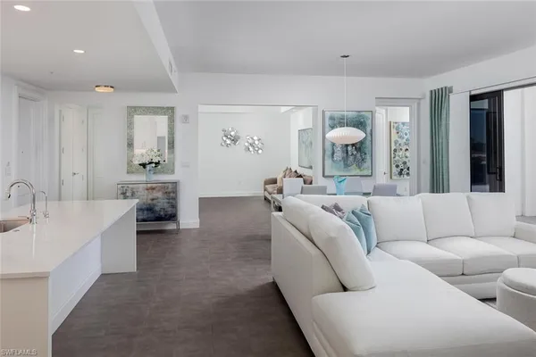 $11,000 | 1111 Central Avenue, Unit 412, Naples, FL 34102