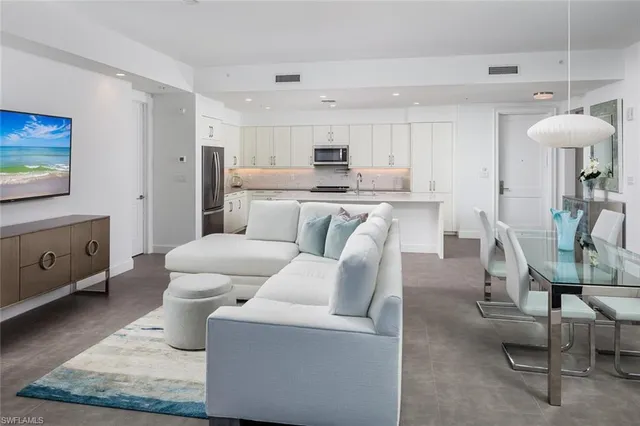 $11,000 | 1111 Central Avenue, Unit 412, Naples, FL 34102