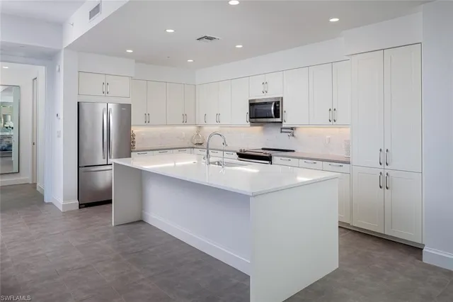 $11,000 | 1111 Central Avenue, Unit 412, Naples, FL 34102