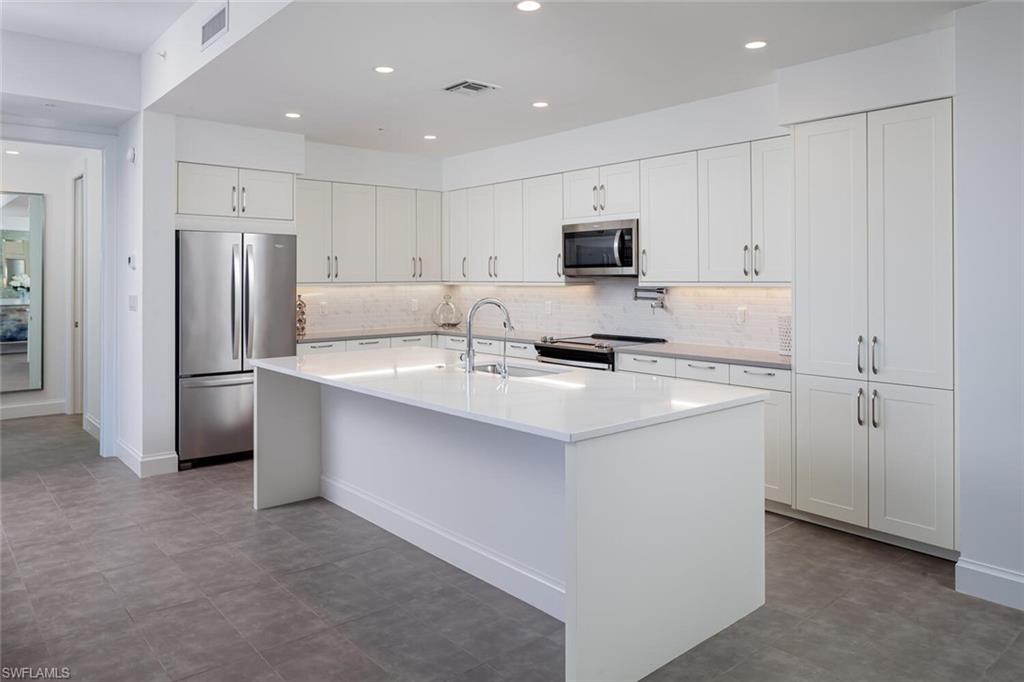 1111 Central Avenue, Unit 412 Naples, FL 34102 - Photo 6 of 26