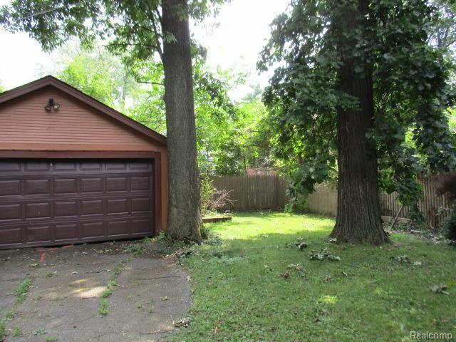22123 Roxford Street Detroit, MI 48219 - Photo 26 of 26 261-850337 yard.jpg