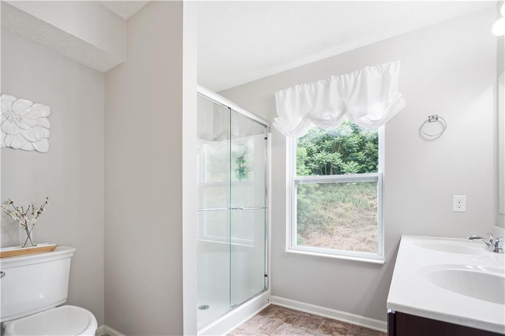 316 Summit Circle Houston, PA 15342 - Photo 12 of 24