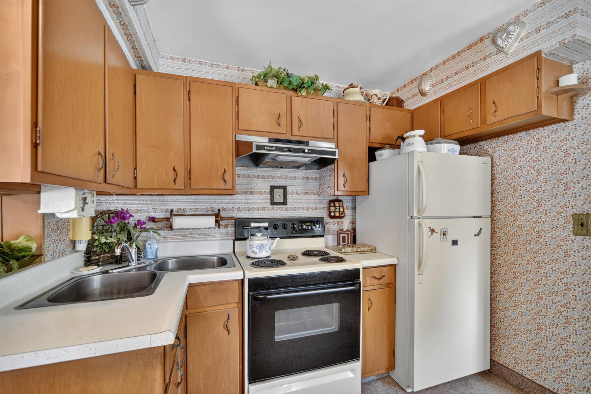 1515 Devonshire Road Jackson, MI 49203 - Photo 19 of 47 Dev kitchen 3