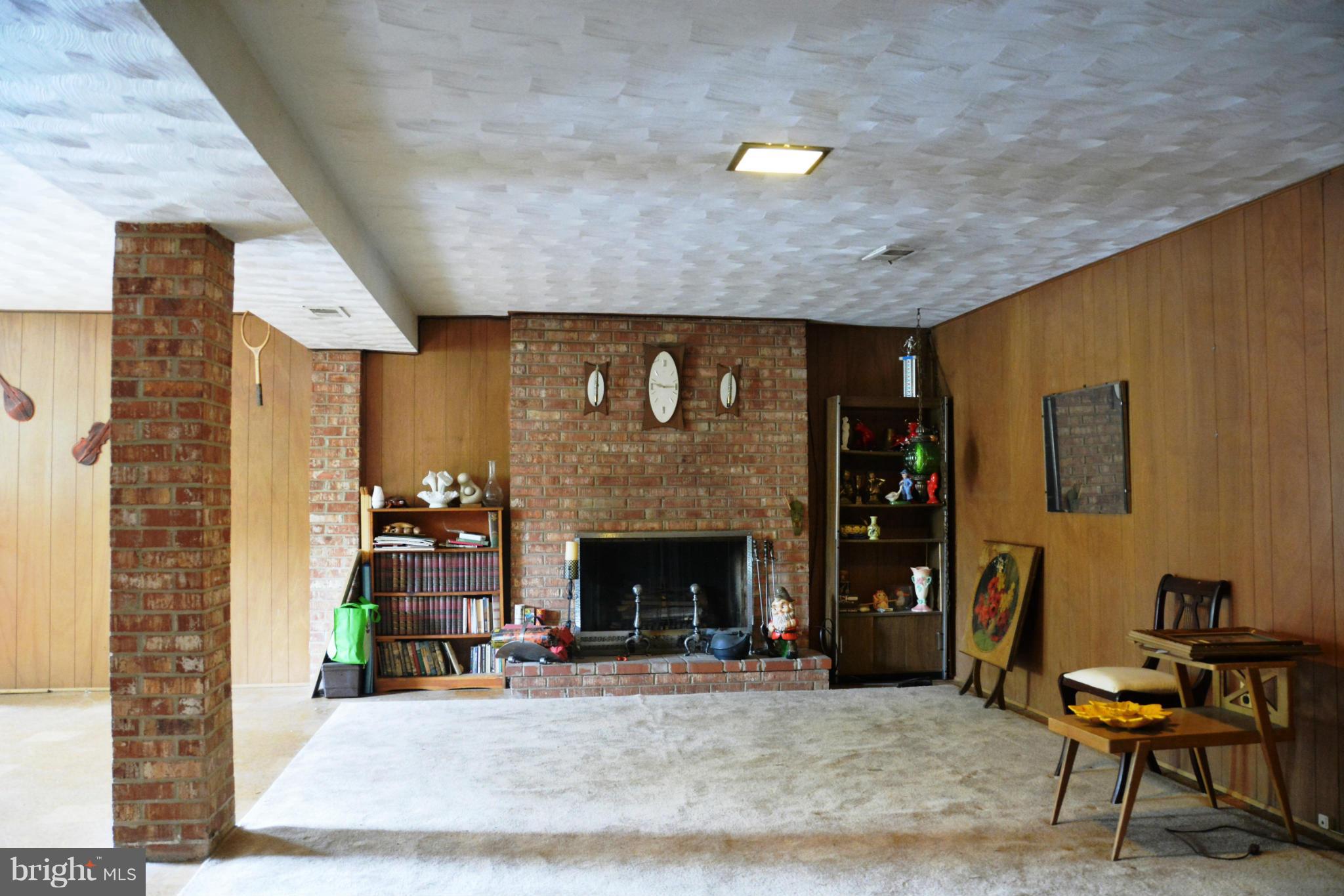 4700 Henderson Road Temple Hills, MD 20748 - Photo 14 of 20 Family Room