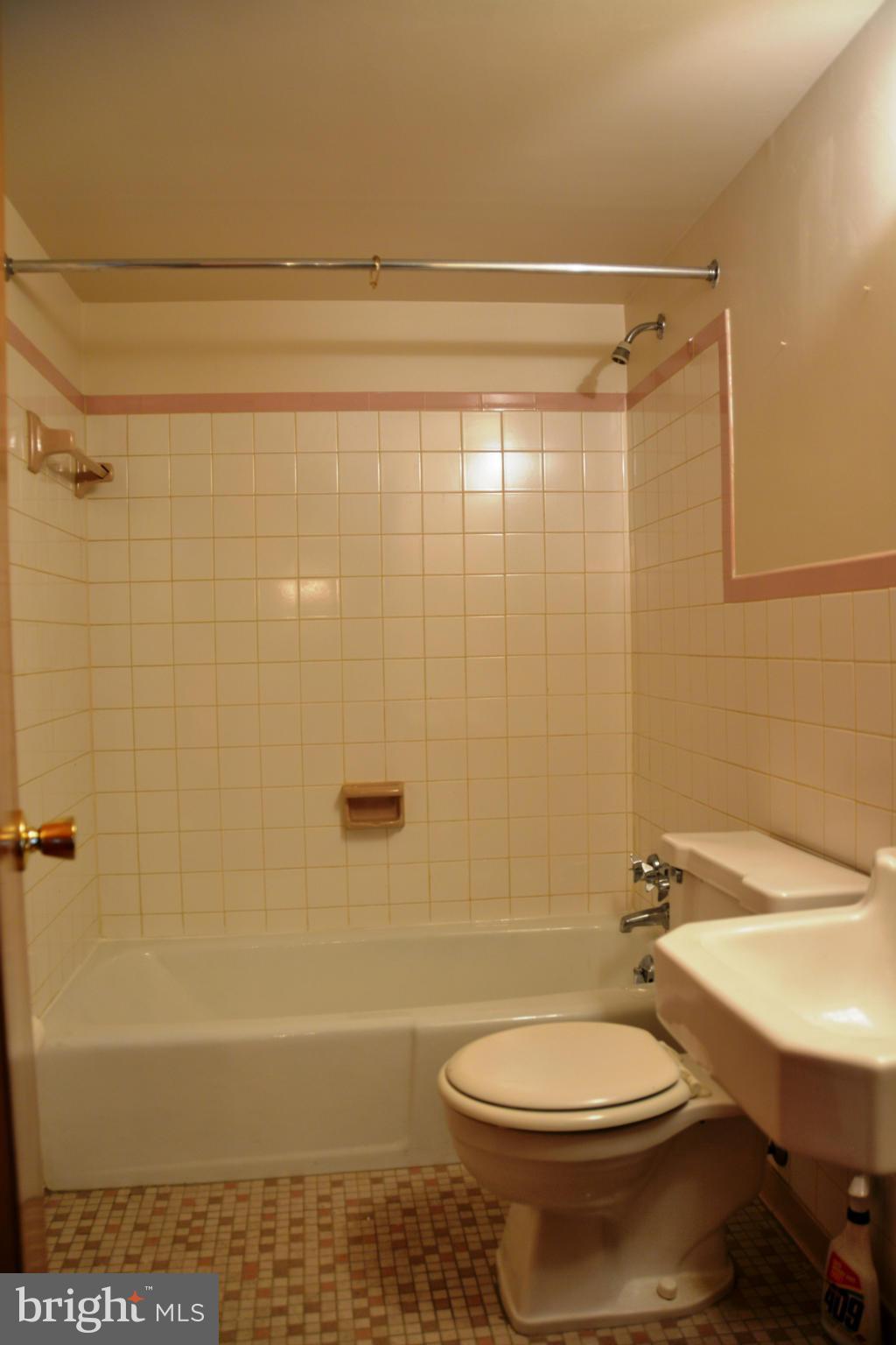 4700 Henderson Road Temple Hills, MD 20748 - Photo 6 of 20 Bath