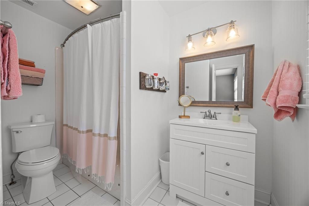 607 Rockspring Road High Point, NC 27262 - Photo 26 of 42