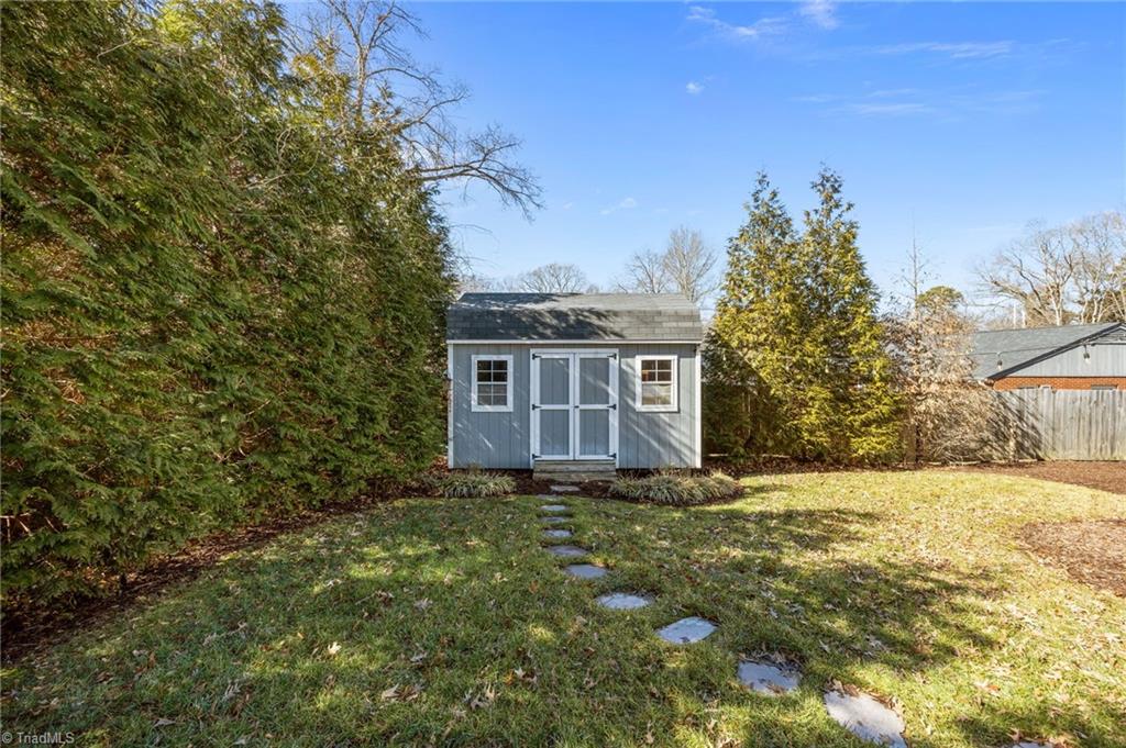 607 Rockspring Road High Point, NC 27262 - Photo 30 of 42